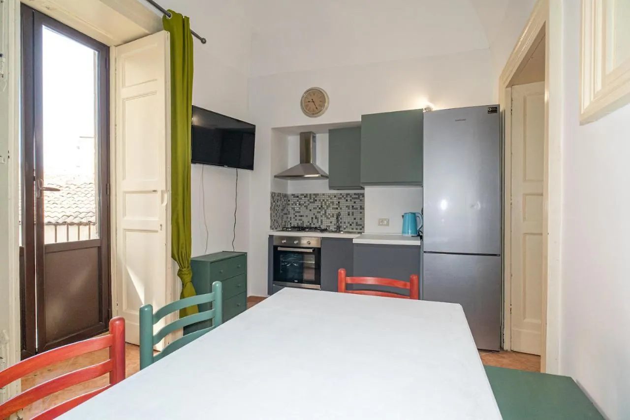 Castle Living Apartment Catania 0*,